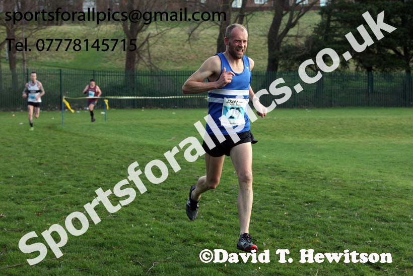 Mens veteran Cathedral Relays, Birtley. Photo:  David T. Hewitson/Sports for All Pics